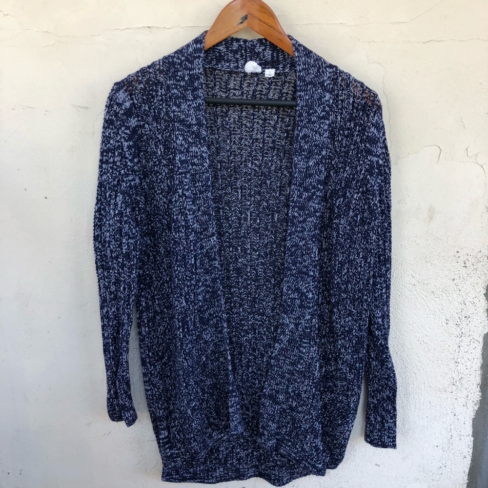 SOLD ‼️ Gap Cardigan